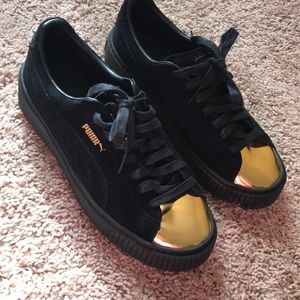 GOLD TIP Black Suede PUMA platform sneakers